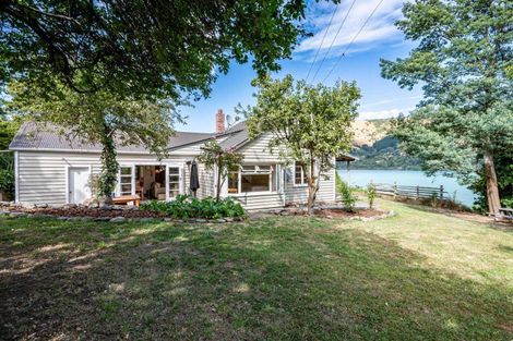 Photo of property in 118 Wharf Road, Pigeon Bay, 7583