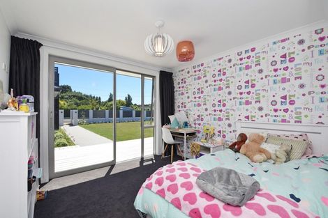 Photo of property in 8 Allan Street, Otatara, Invercargill, 9879