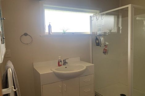 Photo of property in 90 Matipo Road, Te Atatu Peninsula, Auckland, 0610