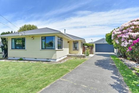 Photo of property in 15 Emlyn Place, Avondale, Christchurch, 8061
