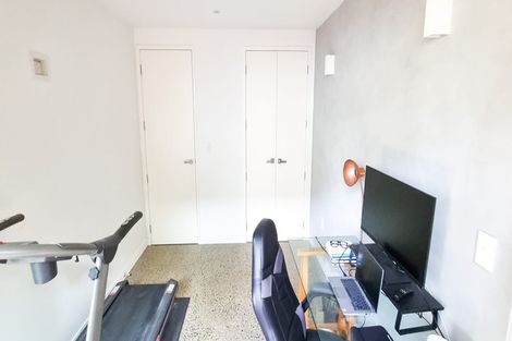 Photo of property in 2/83 Hinemoa Street, Birkenhead, Auckland, 0626