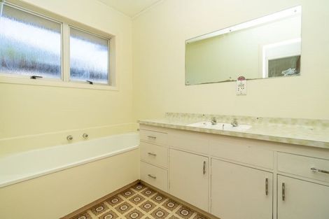 Photo of property in 25 Amanda Avenue, Dinsdale, Hamilton, 3204