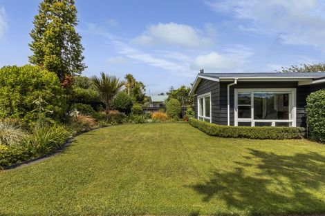 Photo of property in 6 Leybourne Avenue, Waikanae, 5036