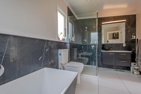 Photo of property in 58 Stanley Avenue, Palmerston North, 4414