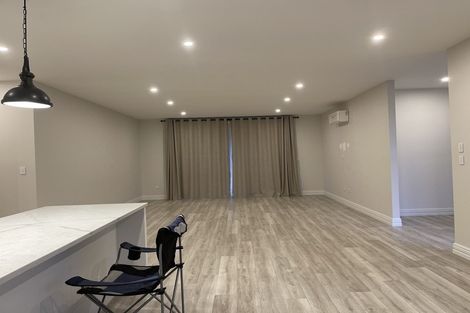 Photo of property in 21 Reserva Crescent, Kumeu, 0810