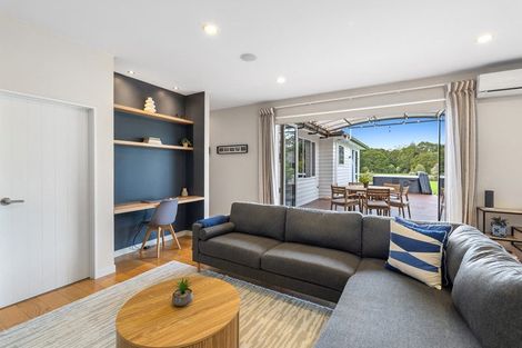 Photo of property in 18 Kahika Grove, Huapai, Kumeu, 0810