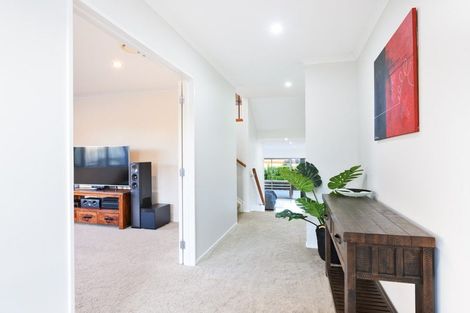 Photo of property in 31 Syrah Crescent, Ranui, Auckland, 0612