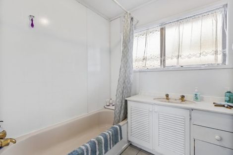 Photo of property in 1/2 Short Street, Papakura, 2110