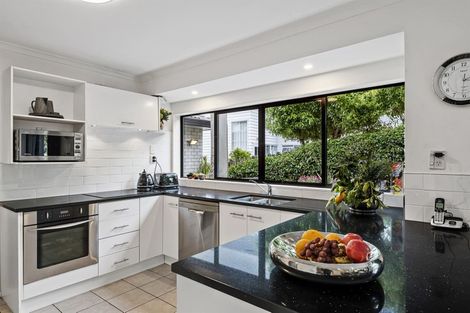 Photo of property in 31 Seaton Road, Murrays Bay, Auckland, 0630