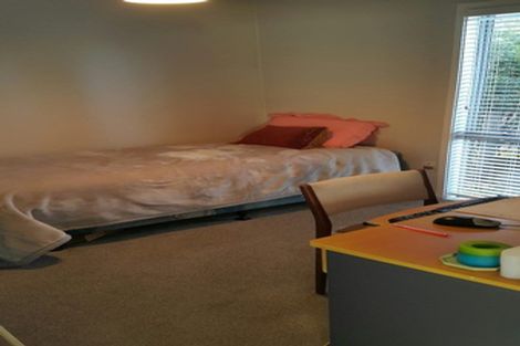 Photo of property in 2/16 Shanaway Rise, Hillcrest, Auckland, 0627