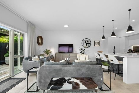 Photo of property in 14 Kensington Drive, Orewa, 0931