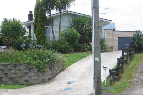 Photo of property in 22 Larne Avenue, Pakuranga Heights, Auckland, 2010