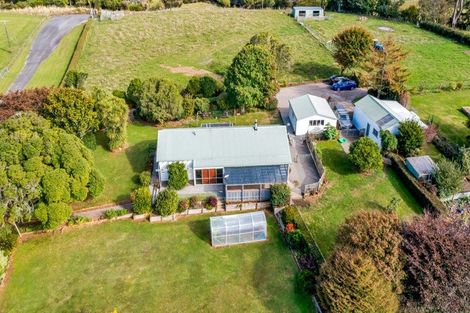 Photo of property in 116 Clifford Road, Eltham, 4322