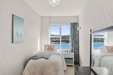 Photo of property in 133 Akaroa Drive, Maupuia, Wellington, 6022