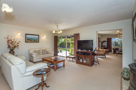 Photo of property in 28 Easton Way, Levin, 5510