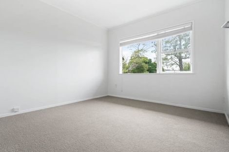 Photo of property in 46 Woodstock Road, Forrest Hill, Auckland, 0620