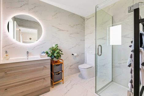 Photo of property in 4 William Bayes Place, Red Beach, 0932