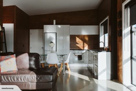 Photo of property in 7b Lyn Street, Lynmouth, New Plymouth, 4310