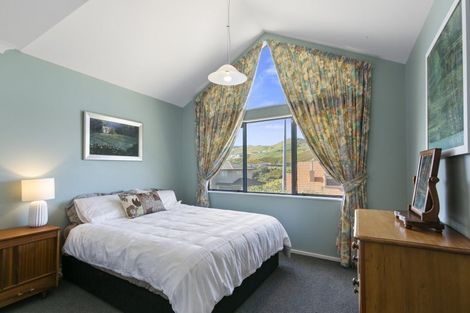 Photo of property in 104 Westchester Drive, Churton Park, Wellington, 6037