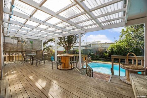 Photo of property in 32 Oakland Avenue, Papatoetoe, Auckland, 2025