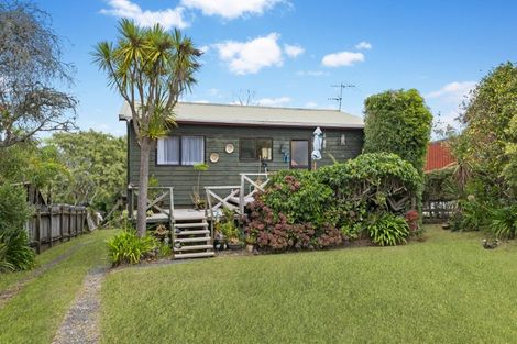 Photo of property in 11a John Road, Stanmore Bay, Whangaparaoa, 0932