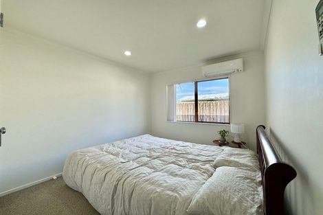 Photo of property in 8 Ettrick Lane, Papakura, 2110