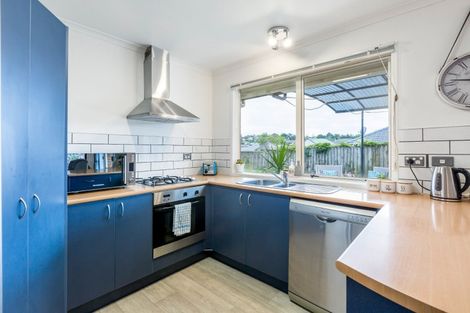 Photo of property in 58 Rivervale Grove, Stanmore Bay, Whangaparaoa, 0932