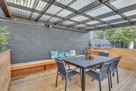 Photo of property in 8 Cohen Place, Milson, Palmerston North, 4414