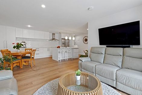 Photo of property in Bay Palms Apartments, 3/30a Bute Road, Browns Bay, Auckland, 0630