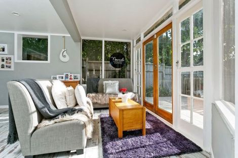 Photo of property in 90 Saddleback Rise, Murrays Bay, Auckland, 0630