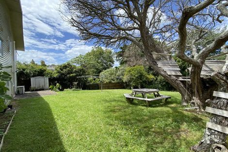 Photo of property in 14 Rotoiti Avenue, Pakuranga Heights, Auckland, 2010