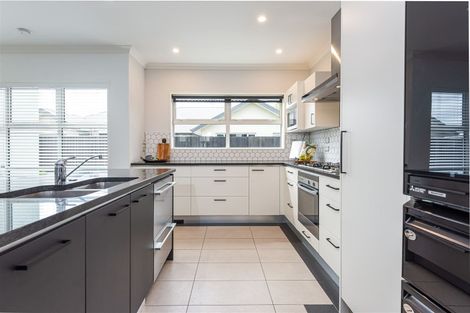 Photo of property in 28 James Hight Drive, Halswell, Christchurch, 8025