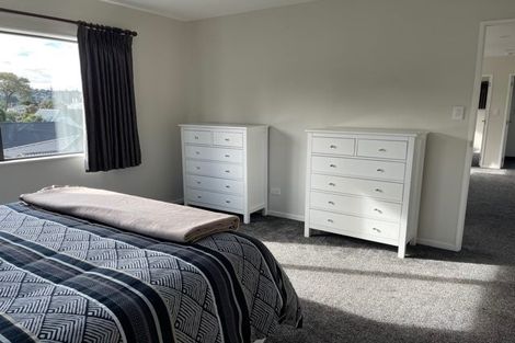 Photo of property in 12 Han Court, Glen Eden, Auckland, 0602