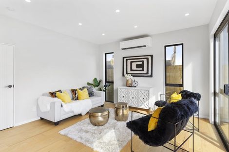 Photo of property in 44c Blakeborough Drive, Forrest Hill, Auckland, 0620