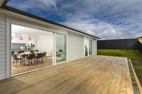 Photo of property in 21 Bellamont Street, Kumeu, 0810