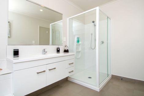 Photo of property in 56 Fairfax Crescent, Pyes Pa, Tauranga, 3112