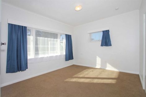 Photo of property in 1/58 Hillcrest Avenue, Hillcrest, Auckland, 0627