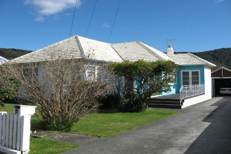 Photo of property in 18 Peel Place, Wainuiomata, Lower Hutt, 5014