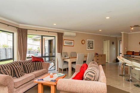 Photo of property in 18 Andre Rise, Stanmore Bay, Whangaparaoa, 0932