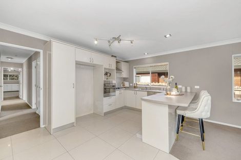 Photo of property in 58 Frank Nobilo Drive, Golflands, Auckland, 2013