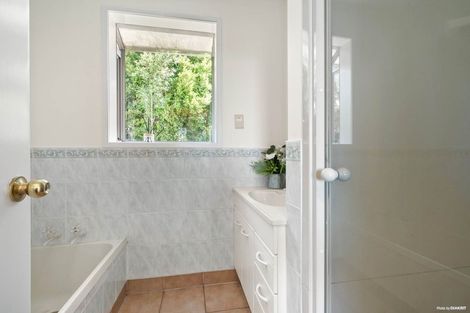 Photo of property in 18 Kerria Place, Sunnynook, Auckland, 0620