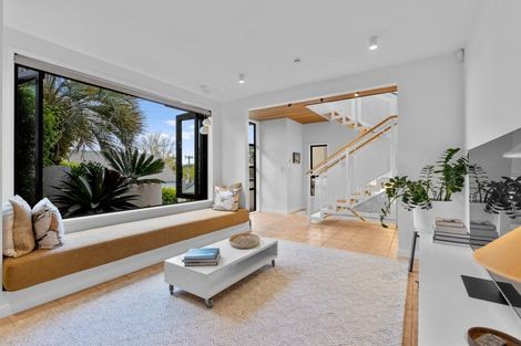 Photo of property in 14b Alfred Street, Northcote Point, Auckland, 0627