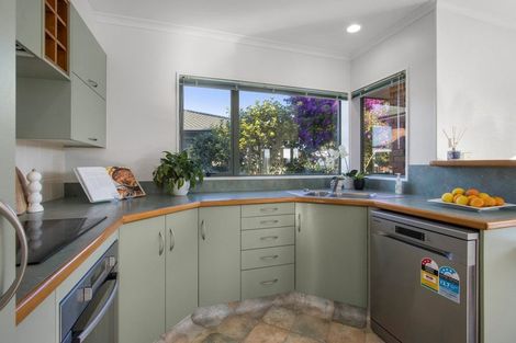 Photo of property in 16 Donegal Place, Katikati, 3129