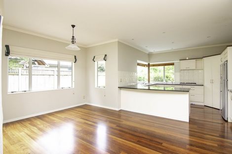 Photo of property in 4 Pastoral Lane, Hokowhitu, Palmerston North, 4410