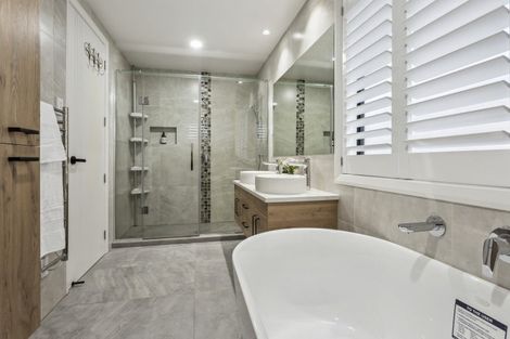 Photo of property in 10 Tawatawa Street, Long Bay, Auckland, 0630