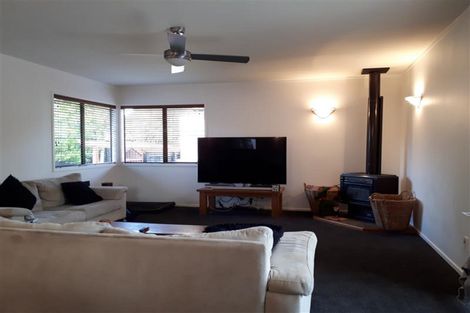 Photo of property in 5 West Harbour Drive, West Harbour, Auckland, 0618
