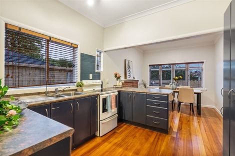 Photo of property in 19 Clevedon Road, Papakura, 2110