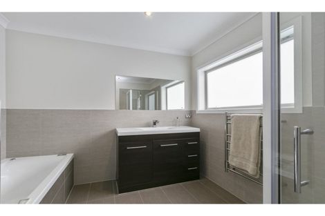 Photo of property in 15 Canary Way, Whitby, Porirua, 5024