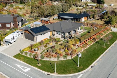 Photo of property in 2 Turnbull Crescent, Wanaka, 9305
