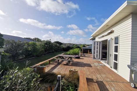 Photo of property in 44 Hunia Terrace, Himatangi Beach, Foxton, 4891